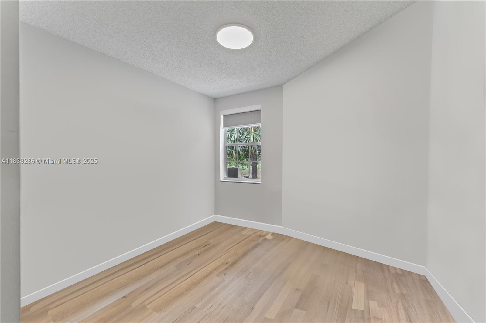 ADDISON COURT - Residential