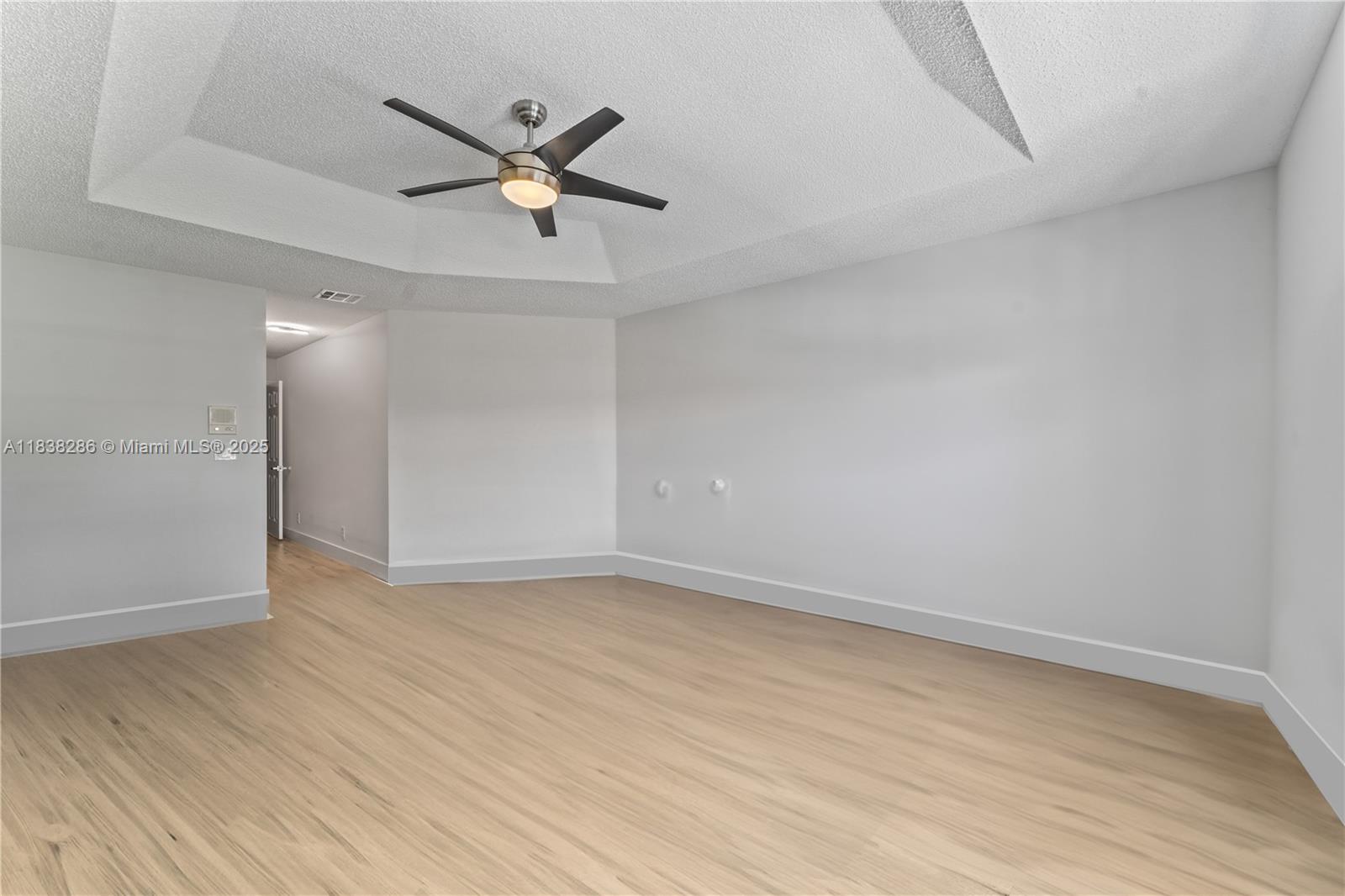 ADDISON COURT - Residential