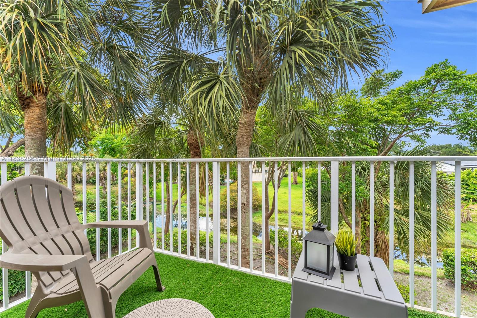 ADDISON COURT - Residential