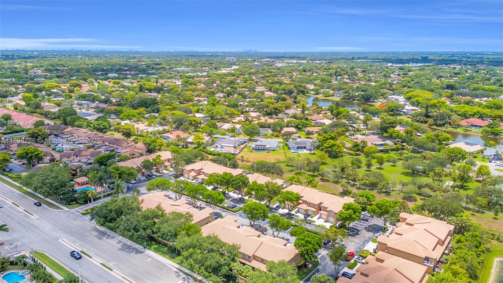 ADDISON COURT - Residential