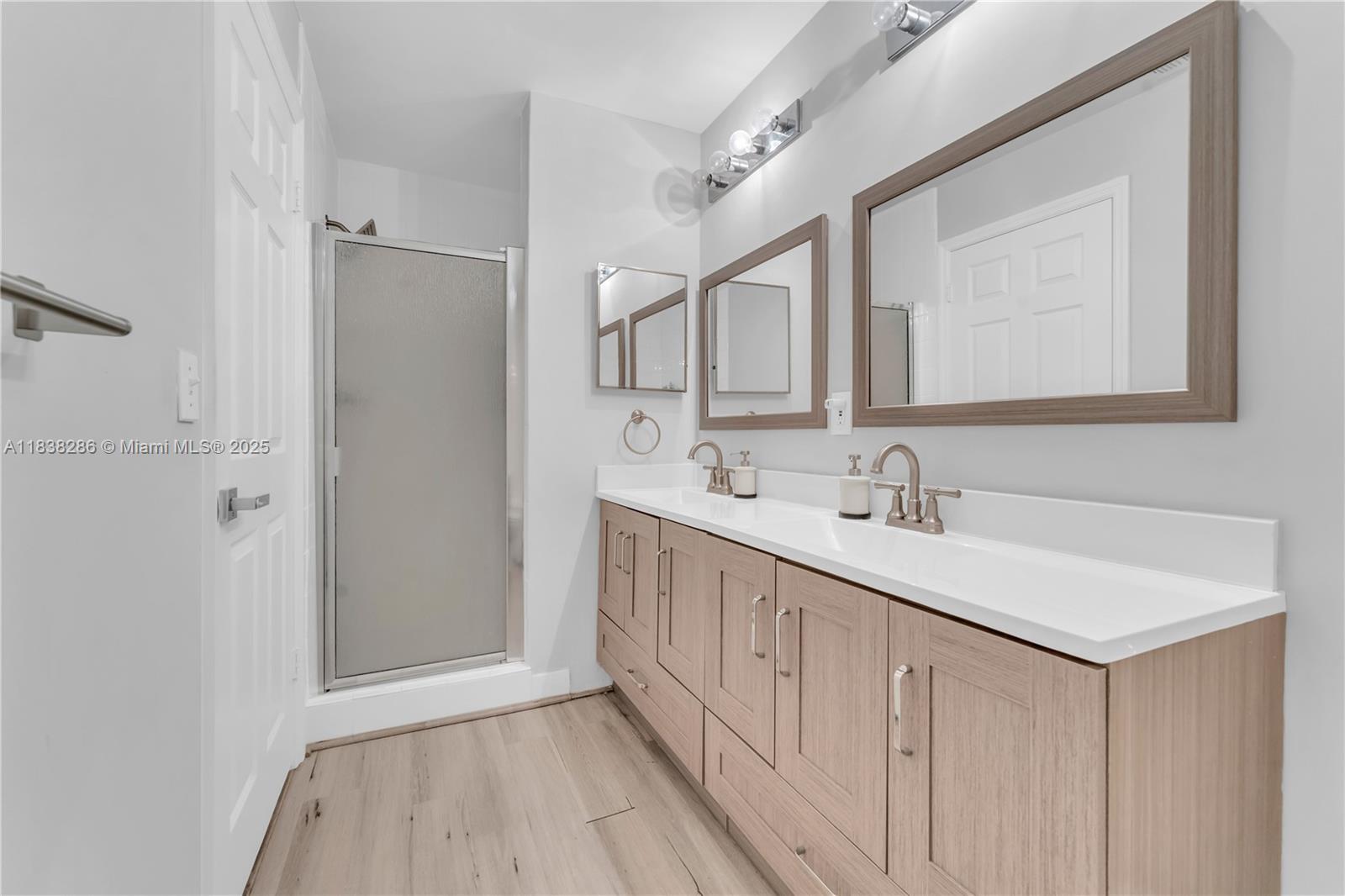 ADDISON COURT - Residential