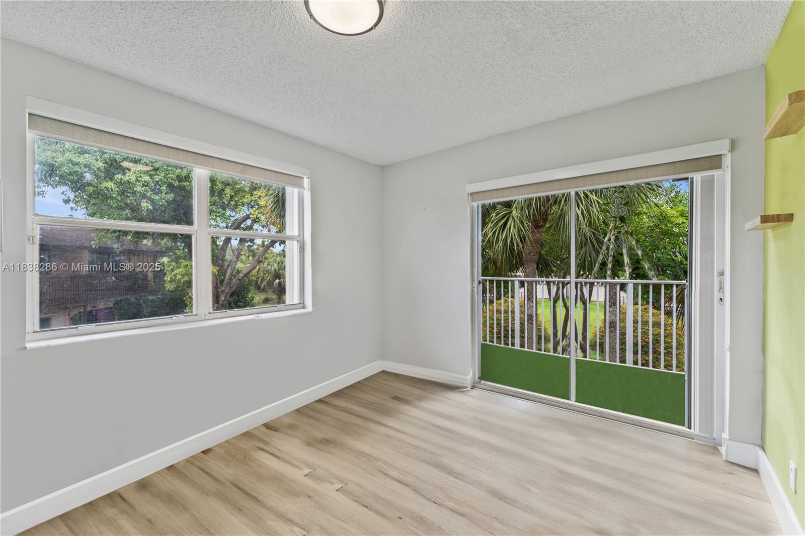 ADDISON COURT - Residential