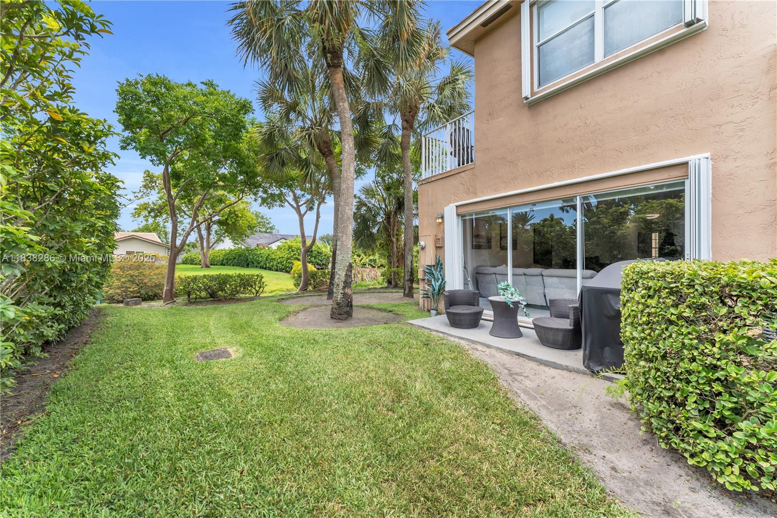 ADDISON COURT - Residential