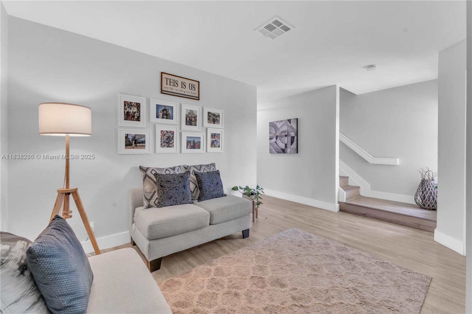 ADDISON COURT - Residential