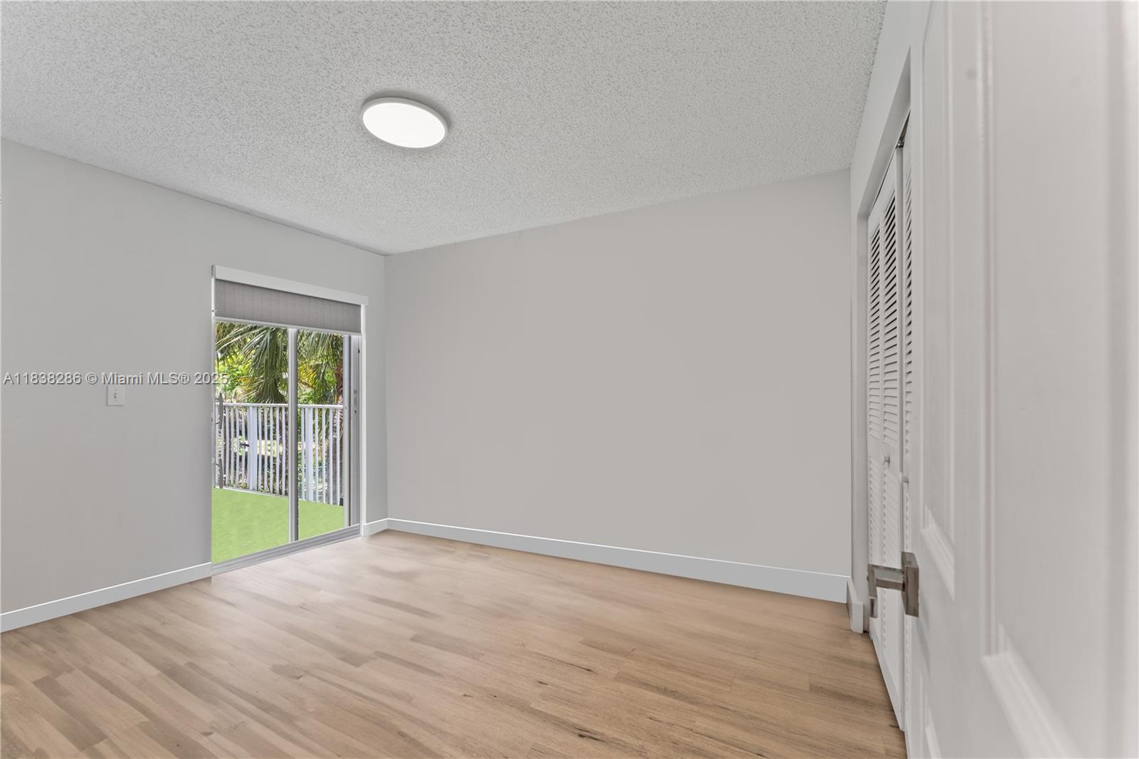 ADDISON COURT - Residential