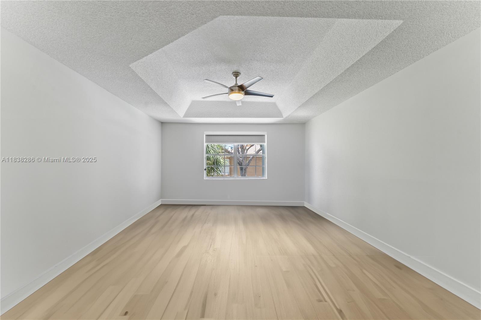 ADDISON COURT - Residential