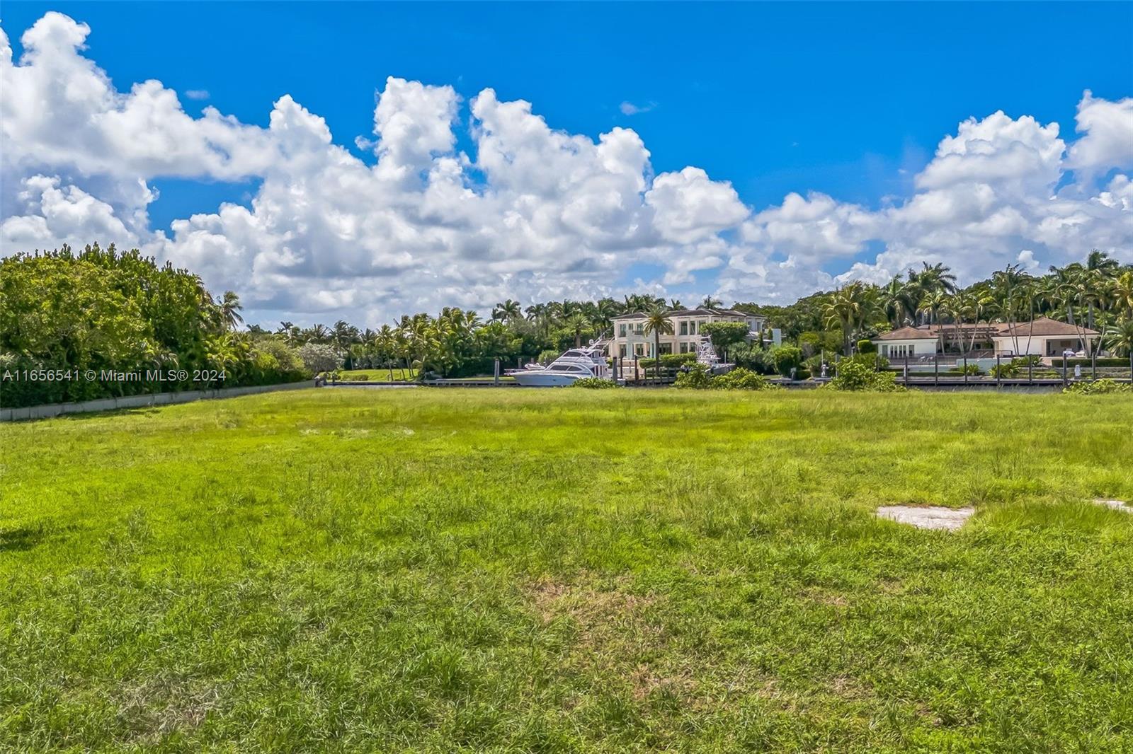 GABLES ESTATES NO 2 - Land