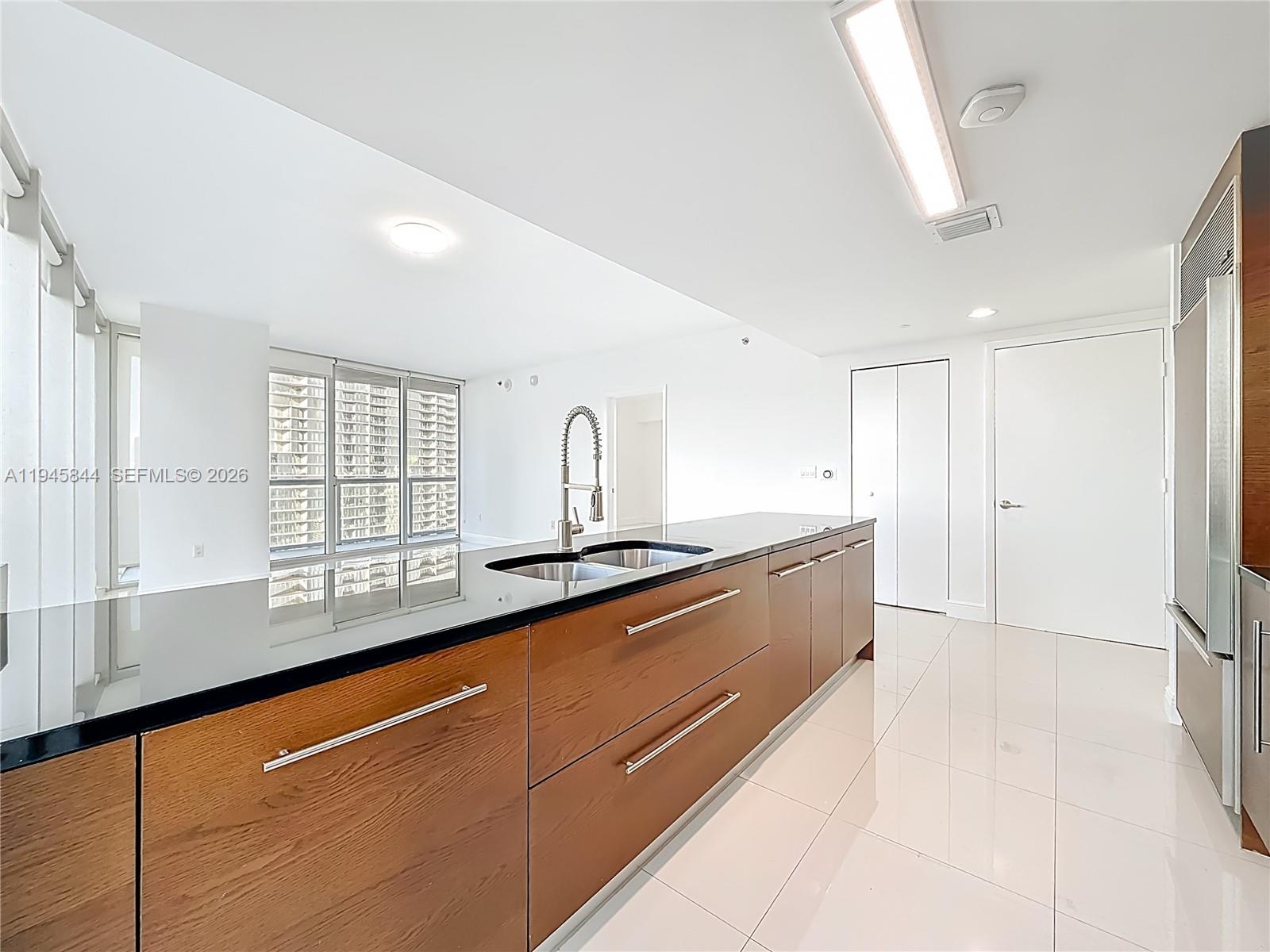 ICONBRICKELL CONDO NO 1 - Residential