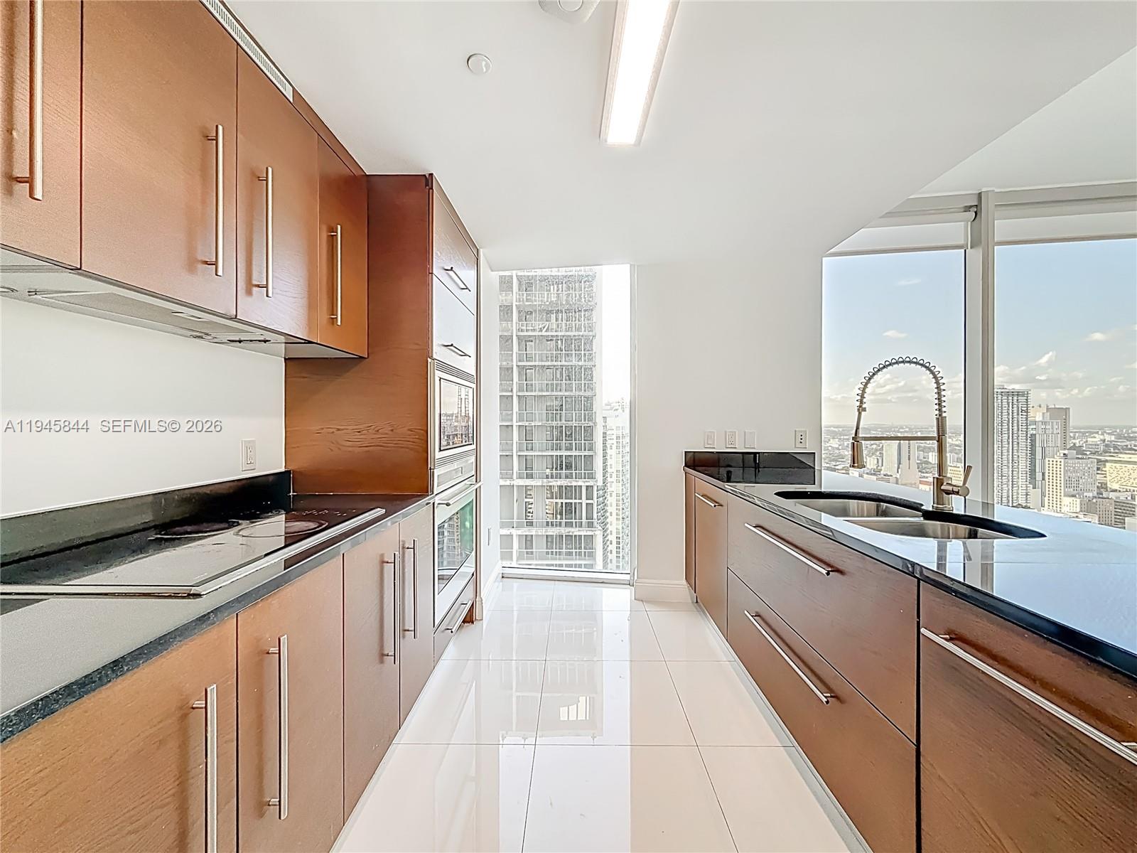 ICONBRICKELL CONDO NO 1 - Residential