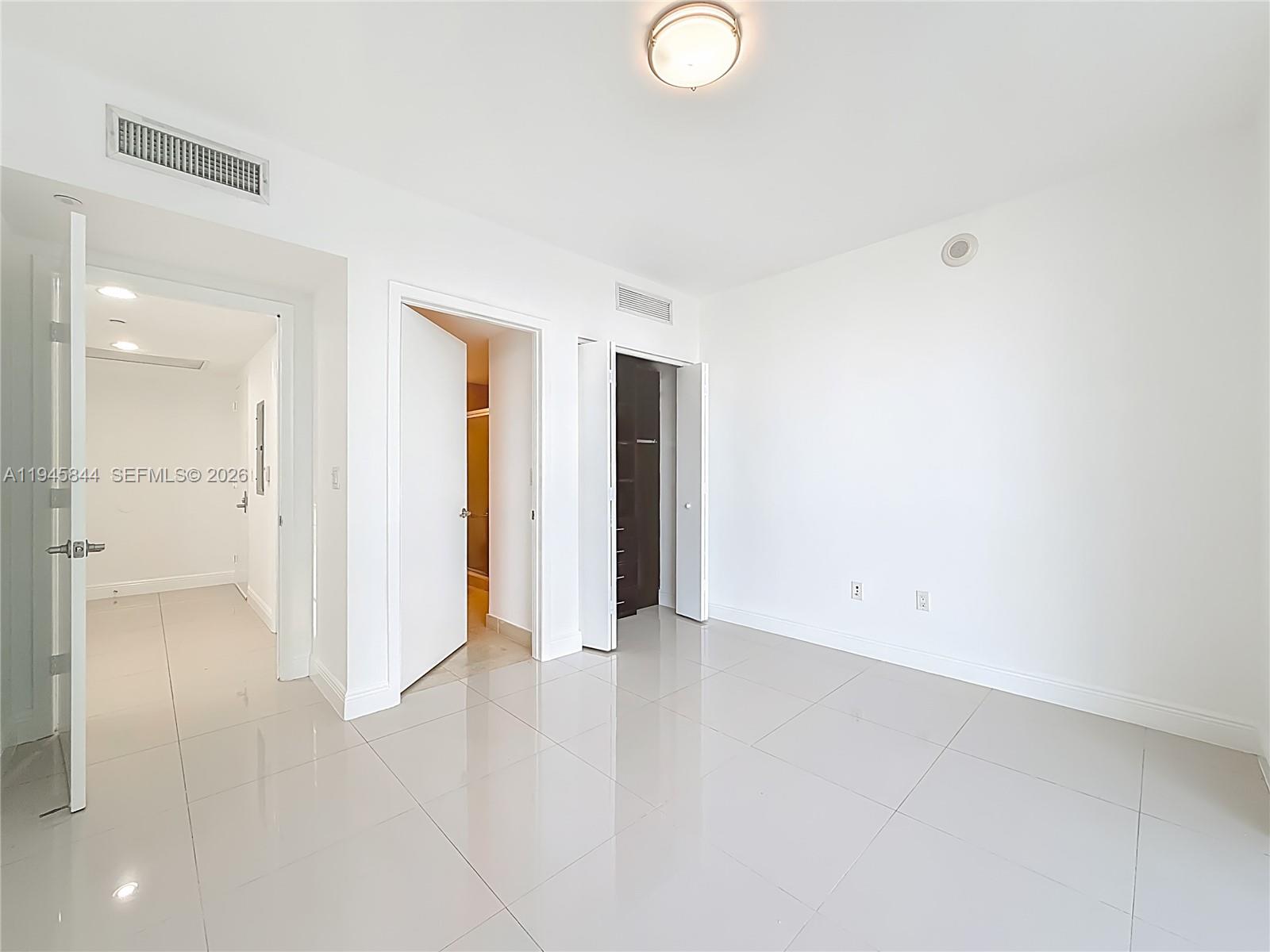 ICONBRICKELL CONDO NO 1 - Residential