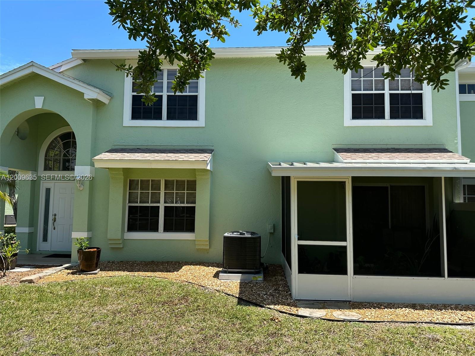 2058 SE Wild Meadow Cir 101