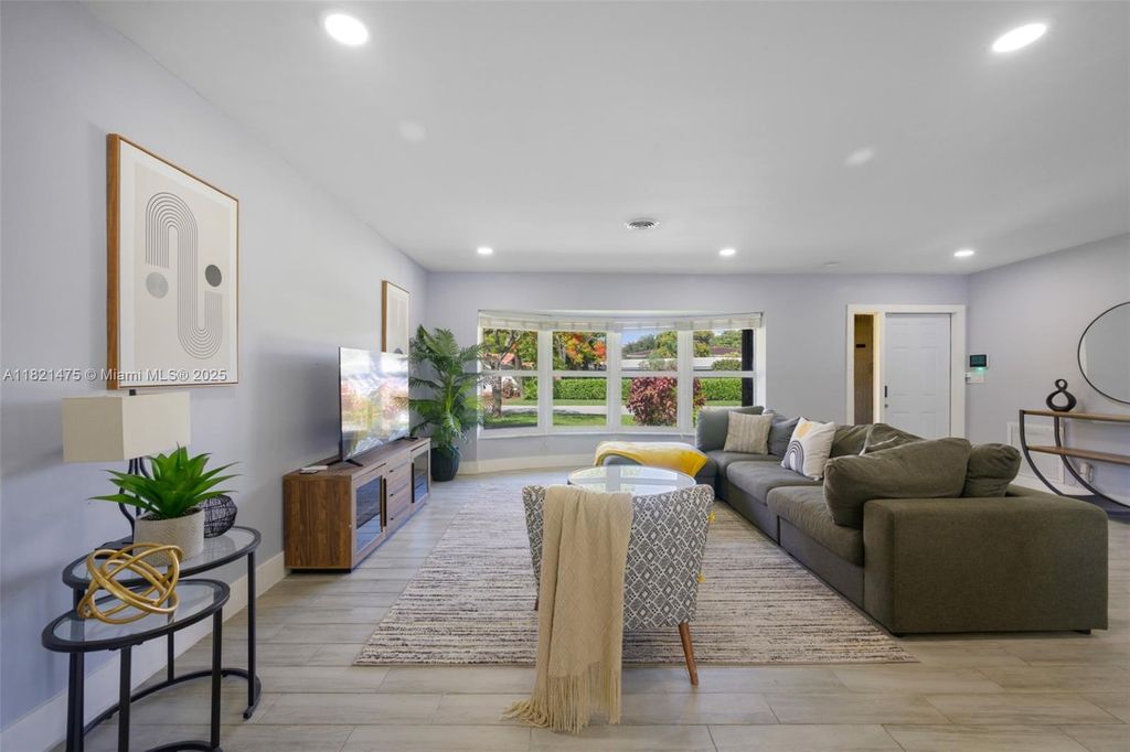 Photo of 5240 NE 14th Ter #5240, Fort Lauderdale, FL 33334 (MLS # A11821475)