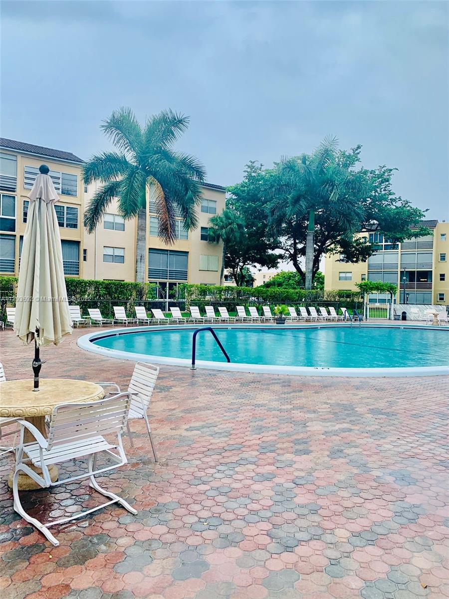 SOMERSET 5 CONDO - Residential Lease