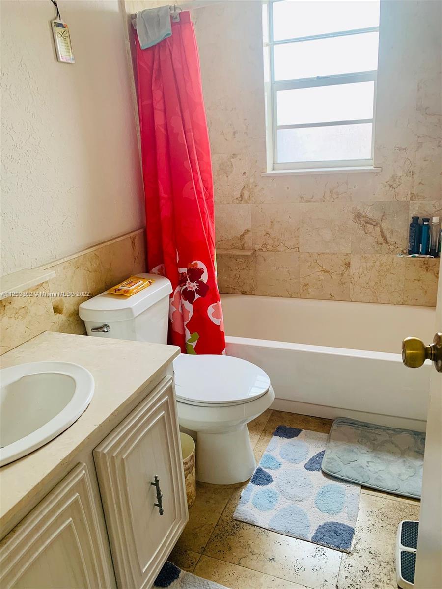 SOMERSET 5 CONDO - Residential Lease