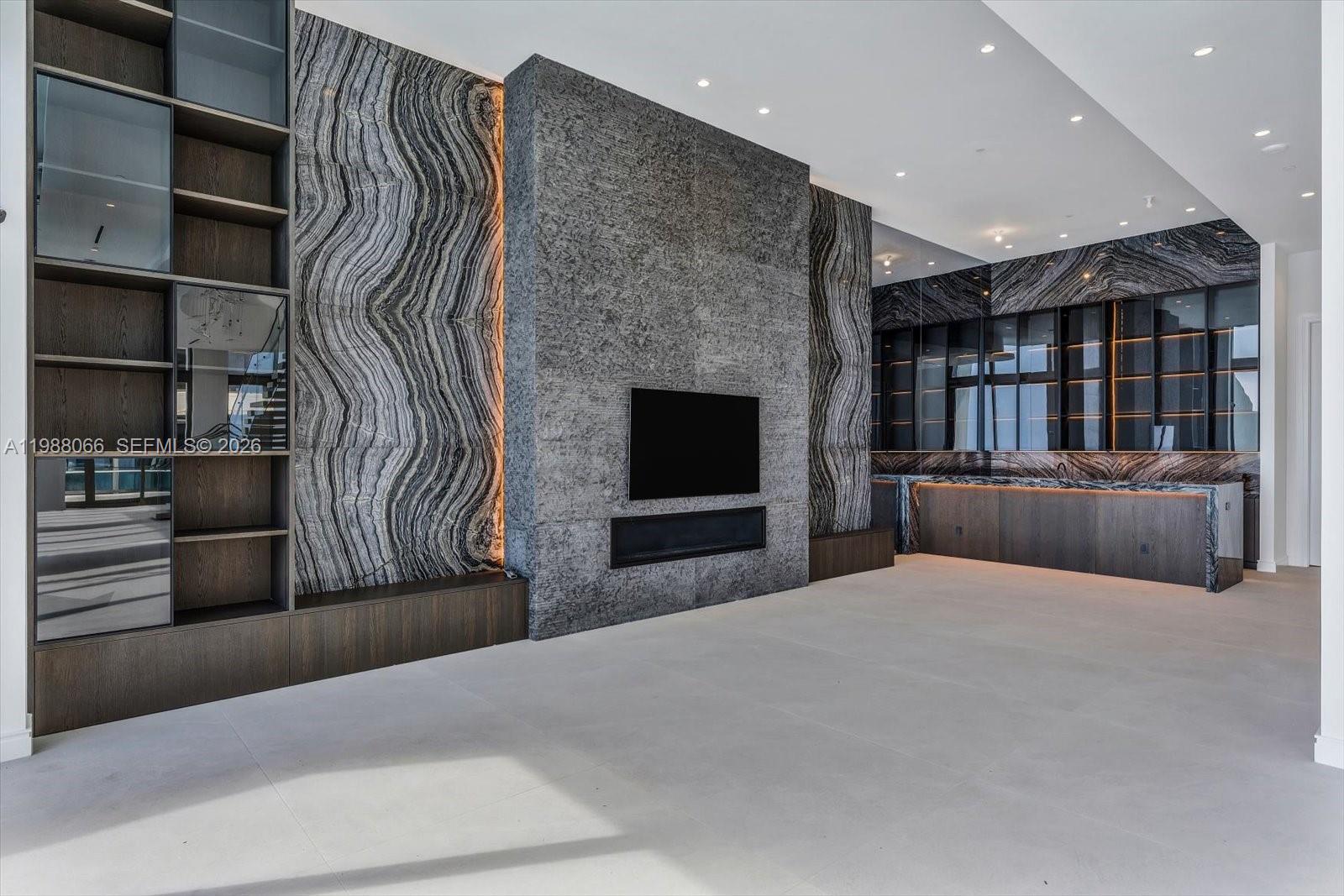 NORTH BISCAYNE BEACH AMEN - Residential