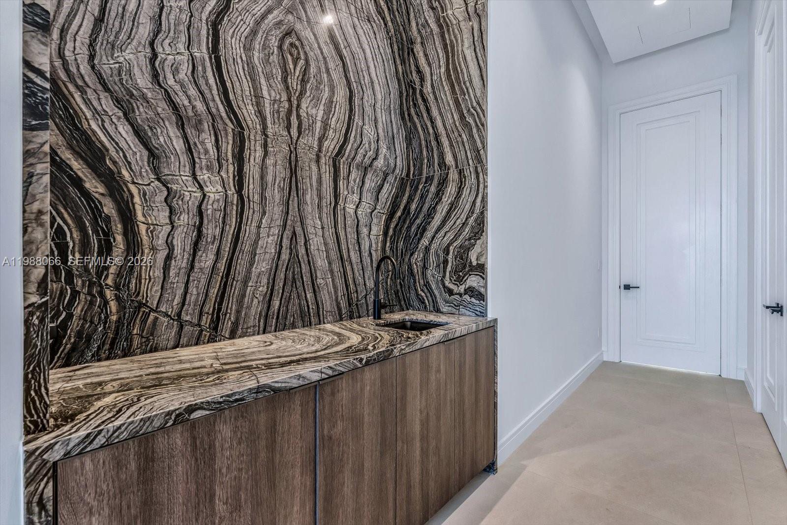 NORTH BISCAYNE BEACH AMEN - Residential