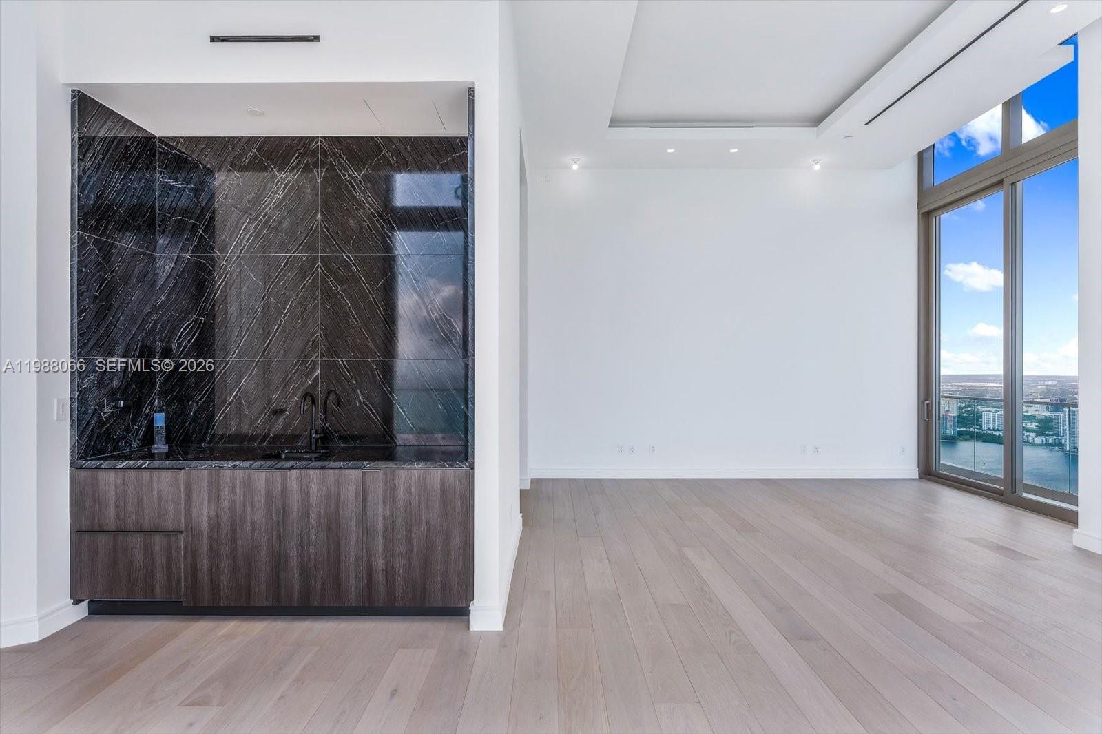 NORTH BISCAYNE BEACH AMEN - Residential