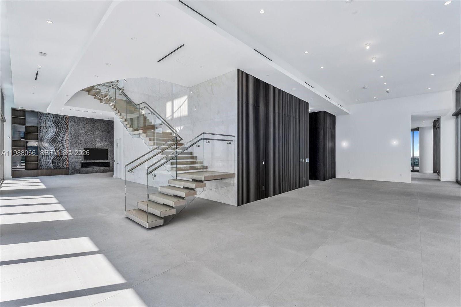 17901 Collins Ave PH-01