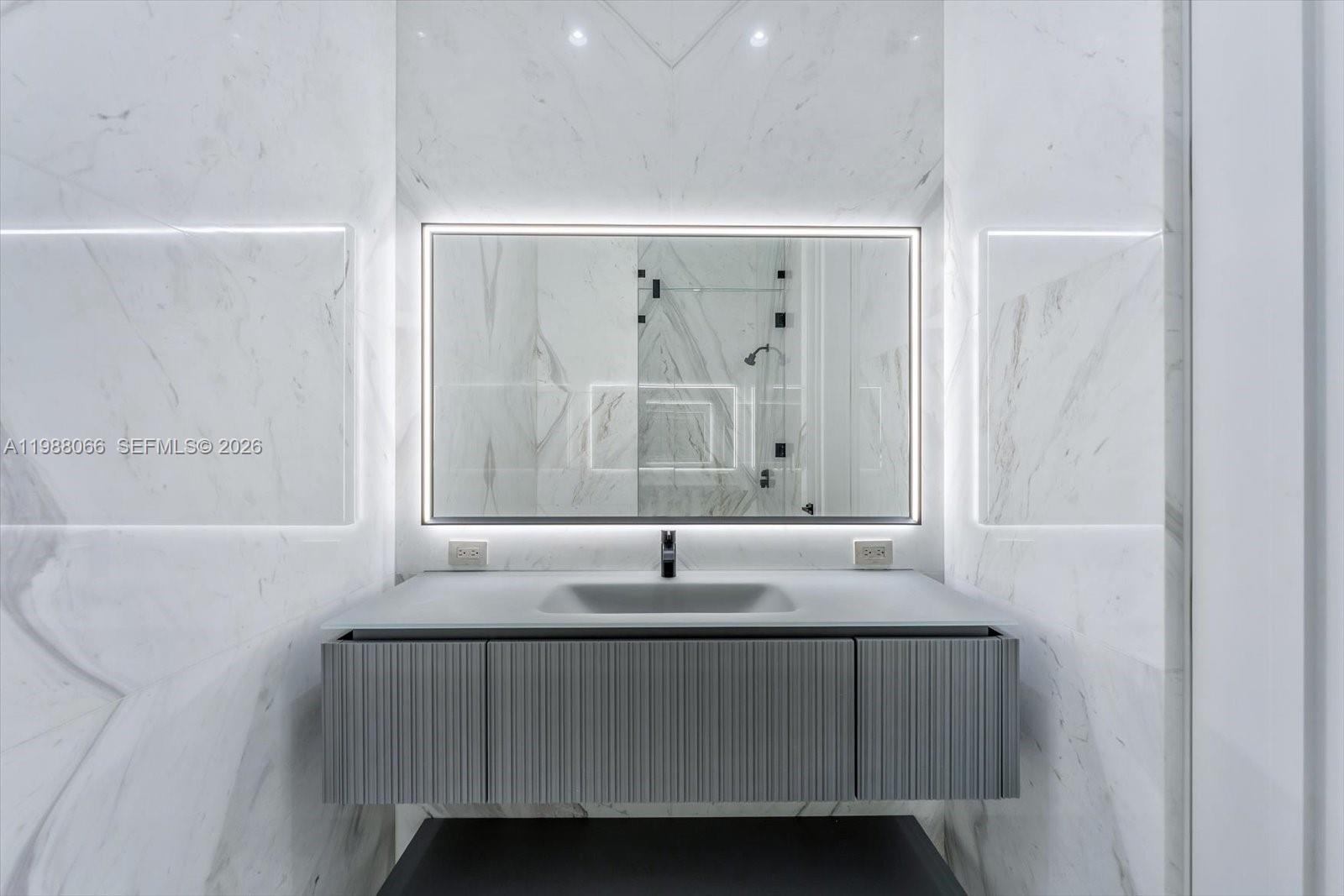 NORTH BISCAYNE BEACH AMEN - Residential