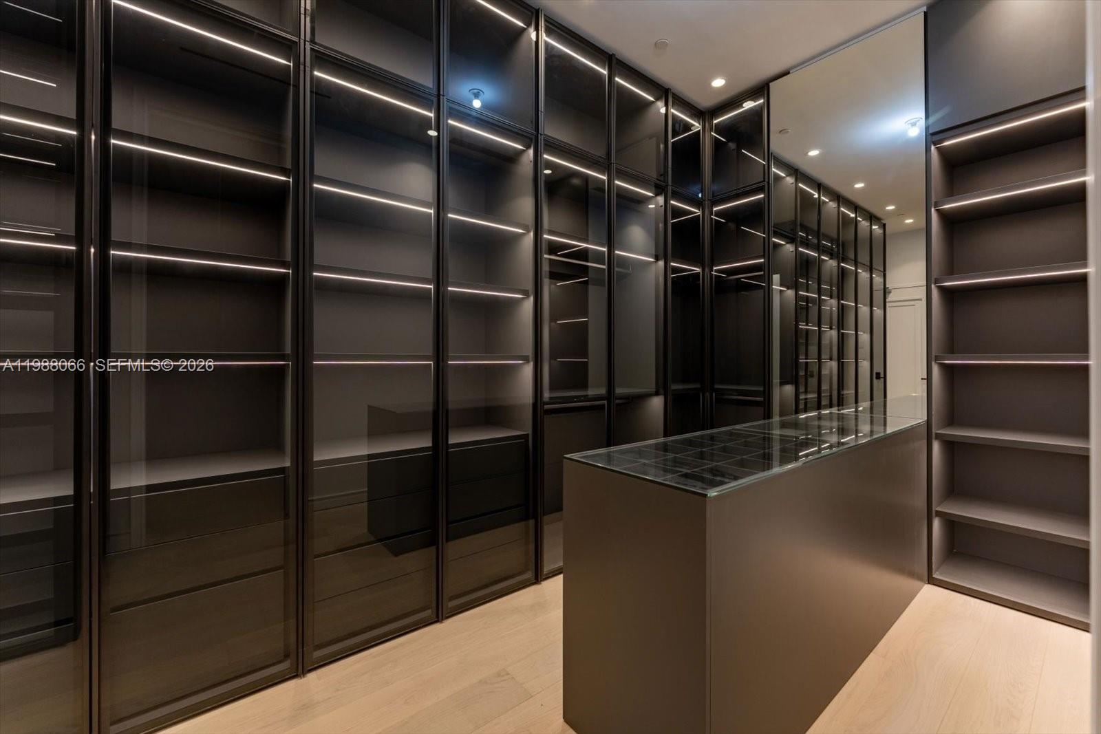 NORTH BISCAYNE BEACH AMEN - Residential