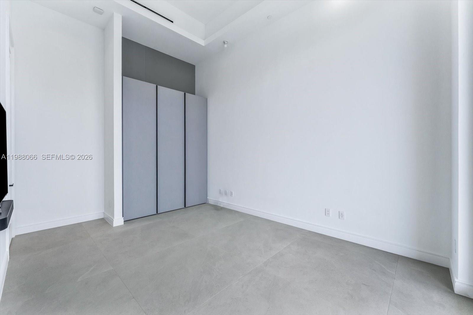 NORTH BISCAYNE BEACH AMEN - Residential