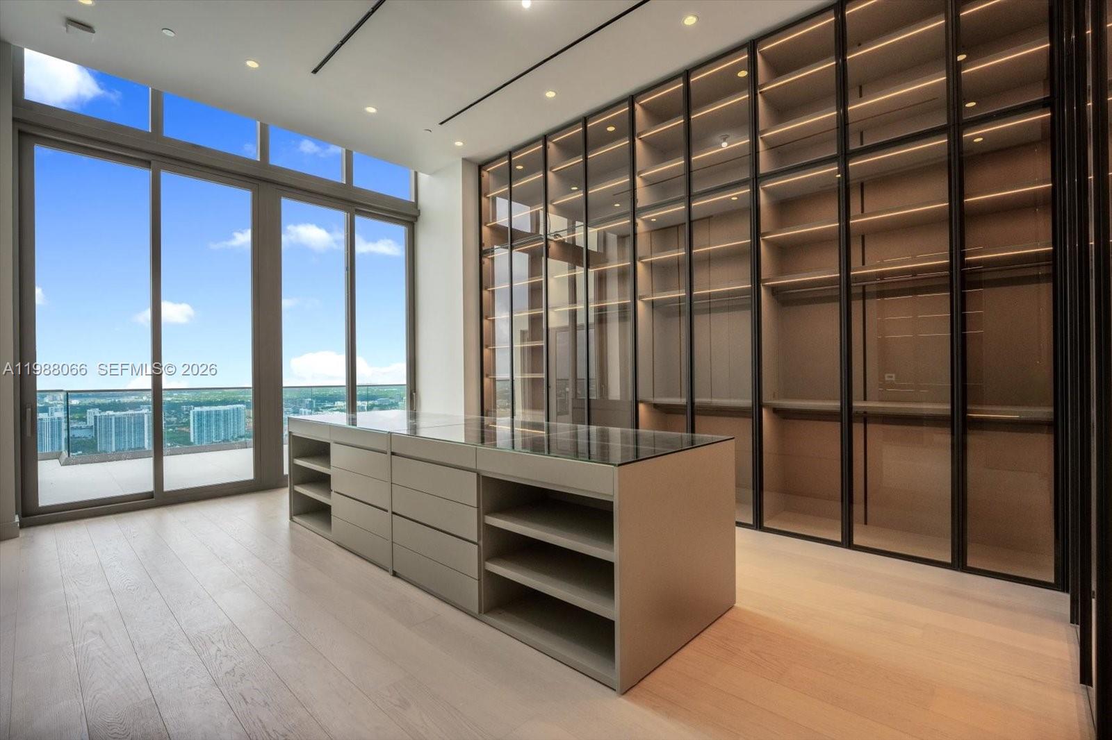 NORTH BISCAYNE BEACH AMEN - Residential