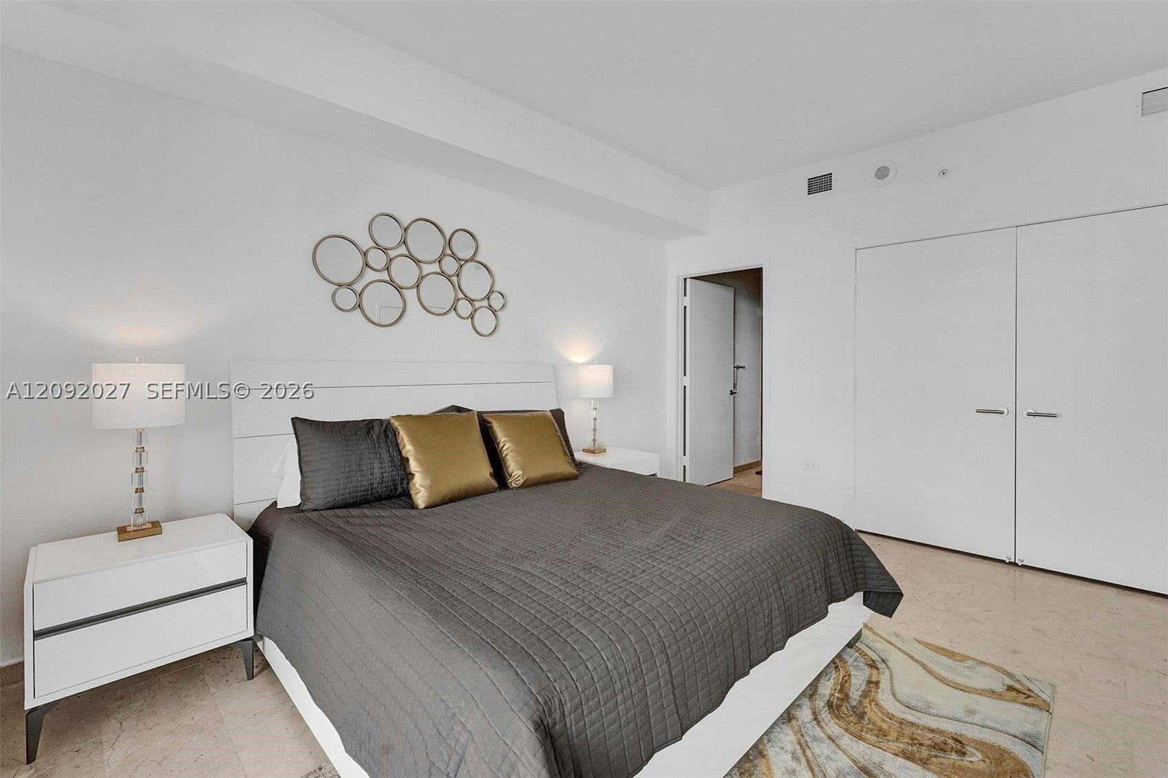 88 SW 7th St 910