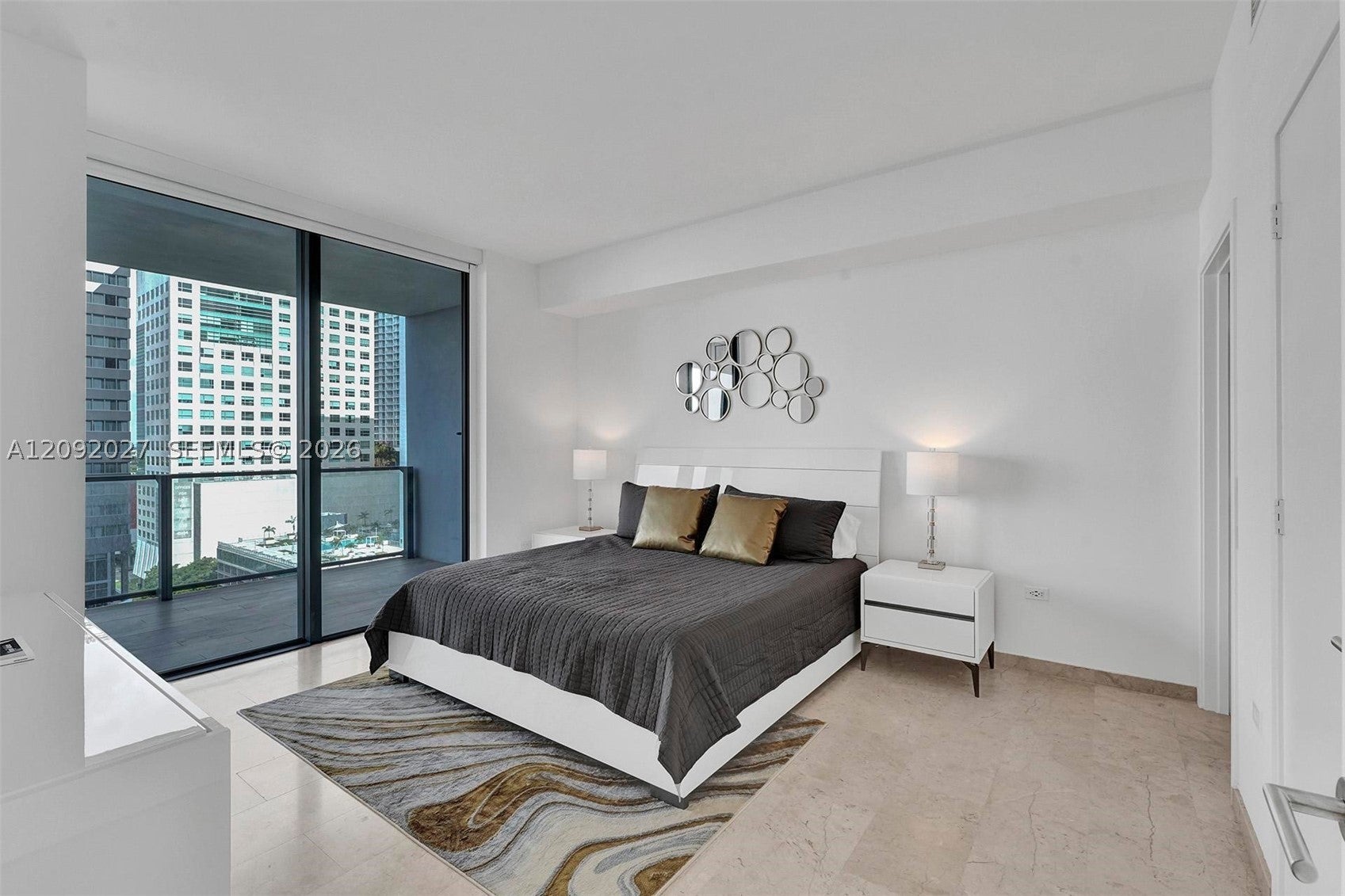 88 SW 7th St 910