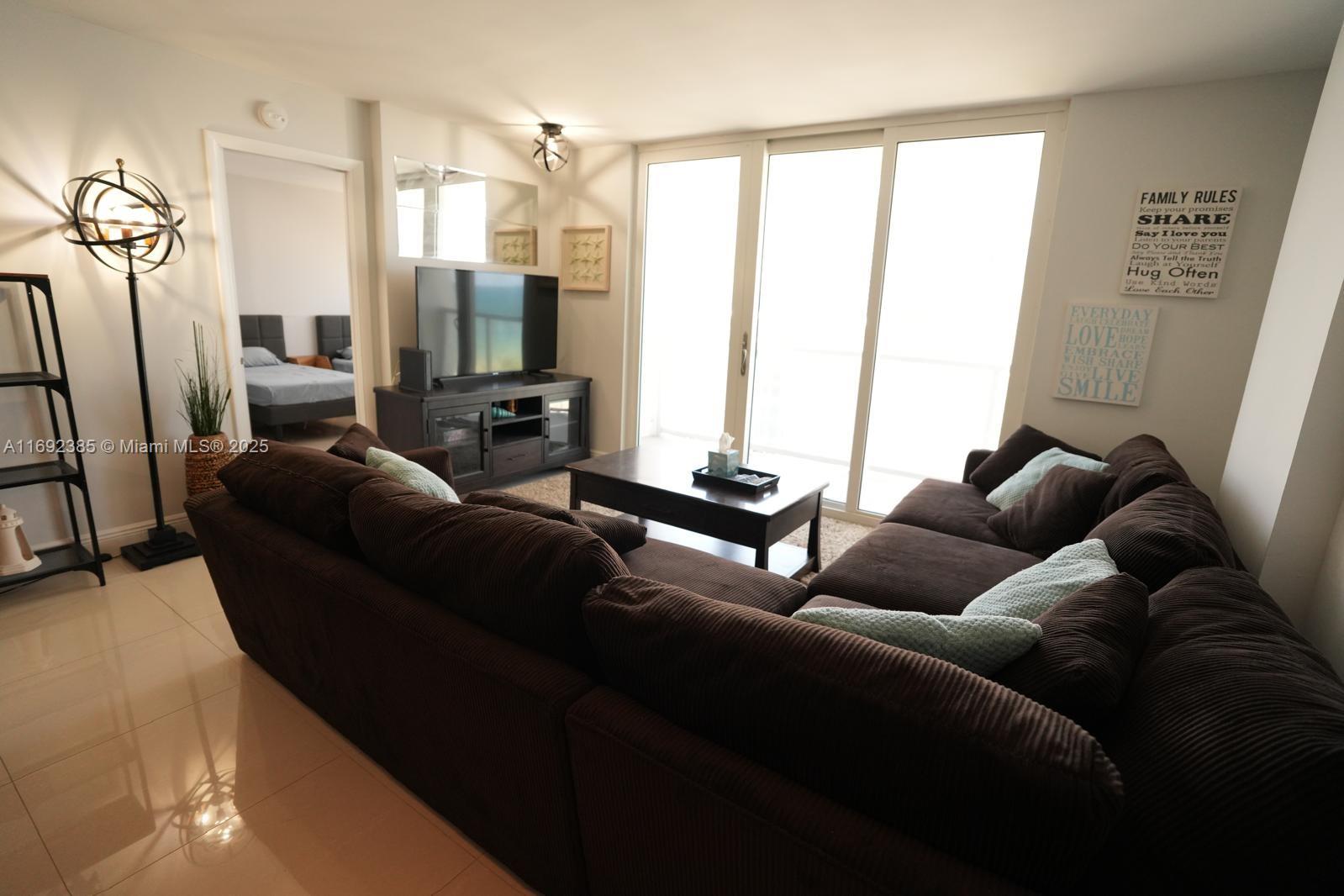 THE SEASONS CONDO - Residential