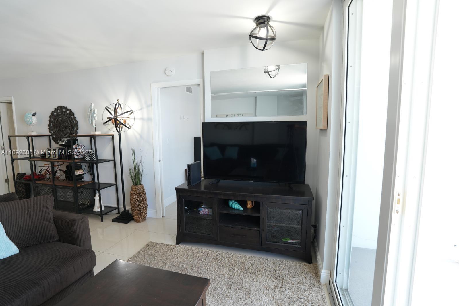 THE SEASONS CONDO - Residential