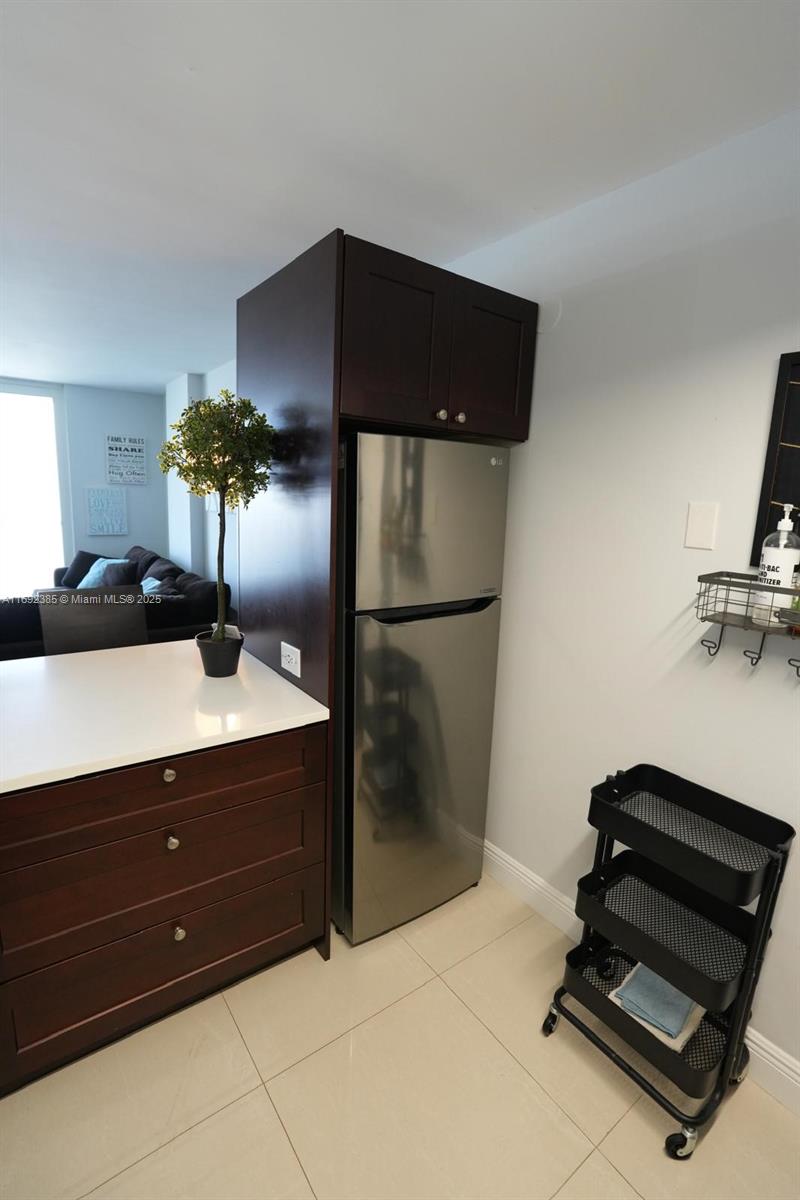 THE SEASONS CONDO - Residential