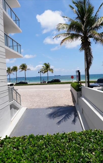 THE SEASONS CONDO - Residential