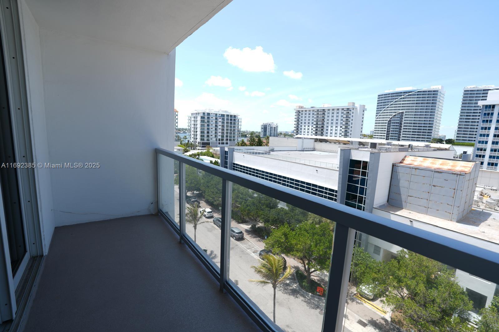 THE SEASONS CONDO - Residential