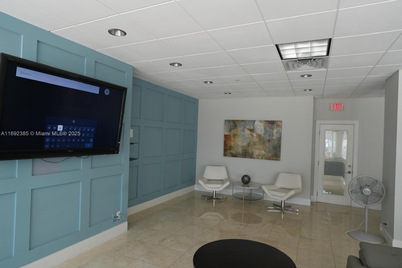 THE SEASONS CONDO - Residential