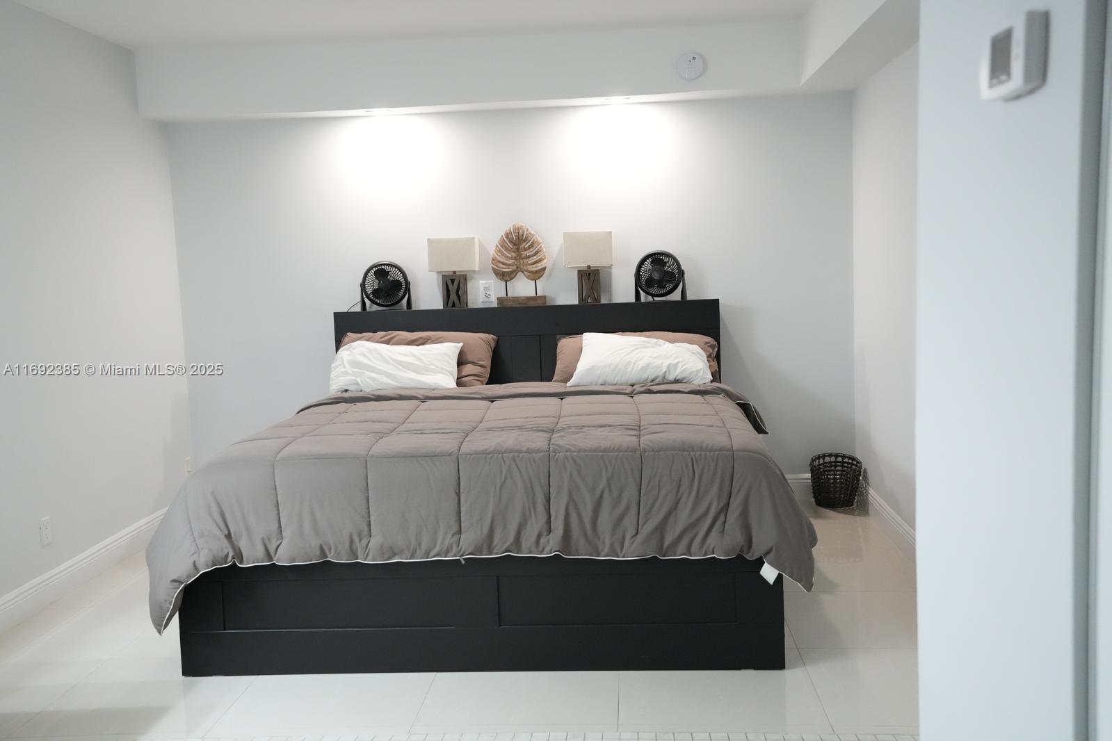 THE SEASONS CONDO - Residential