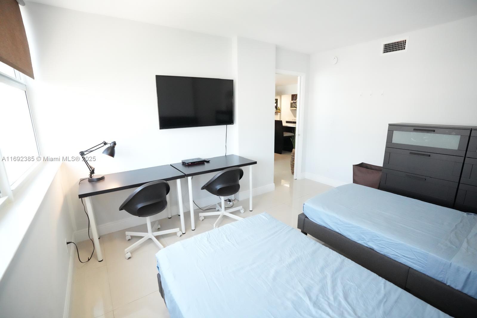 THE SEASONS CONDO - Residential