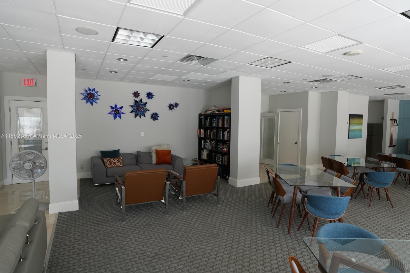 THE SEASONS CONDO - Residential