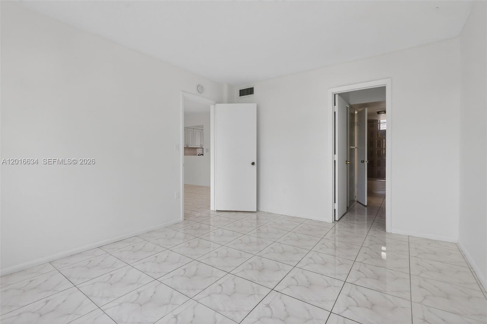 POINT EAST SEC III CONDO - Residential