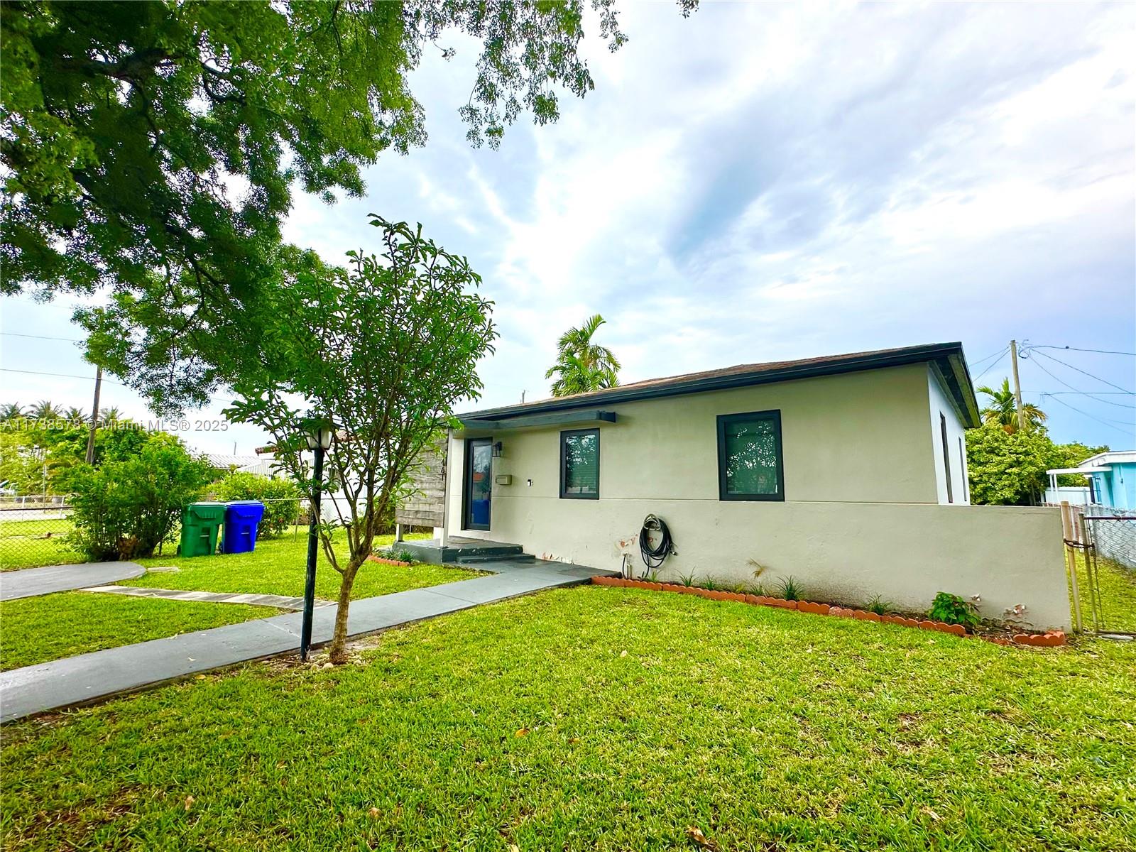1461 Nw 33rd Ave, Miami, Broward County, Florida - 2 Bedrooms  
1 Bathrooms - 