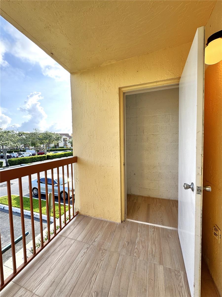 SOUTH PALM PLACE CONDO - Residential