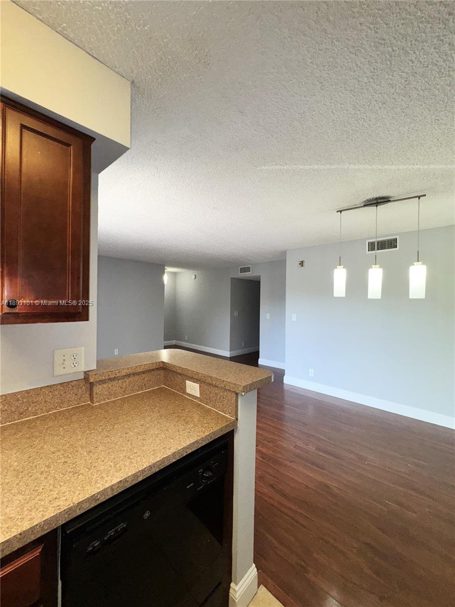 SOUTH PALM PLACE CONDO - Residential