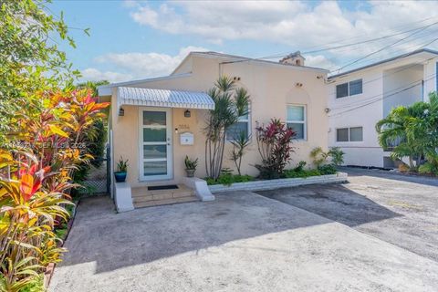 3554 SW 26th St Miami FL 33133