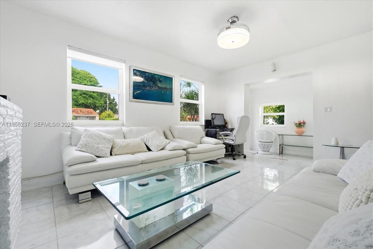 SILVER BLUFF HMSTS - Residential