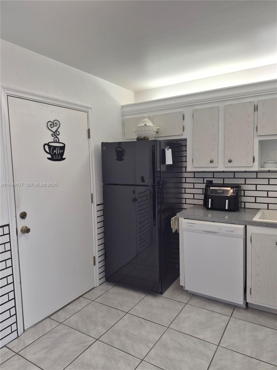 CASTLE APARTMENTS 12 COND - Residential