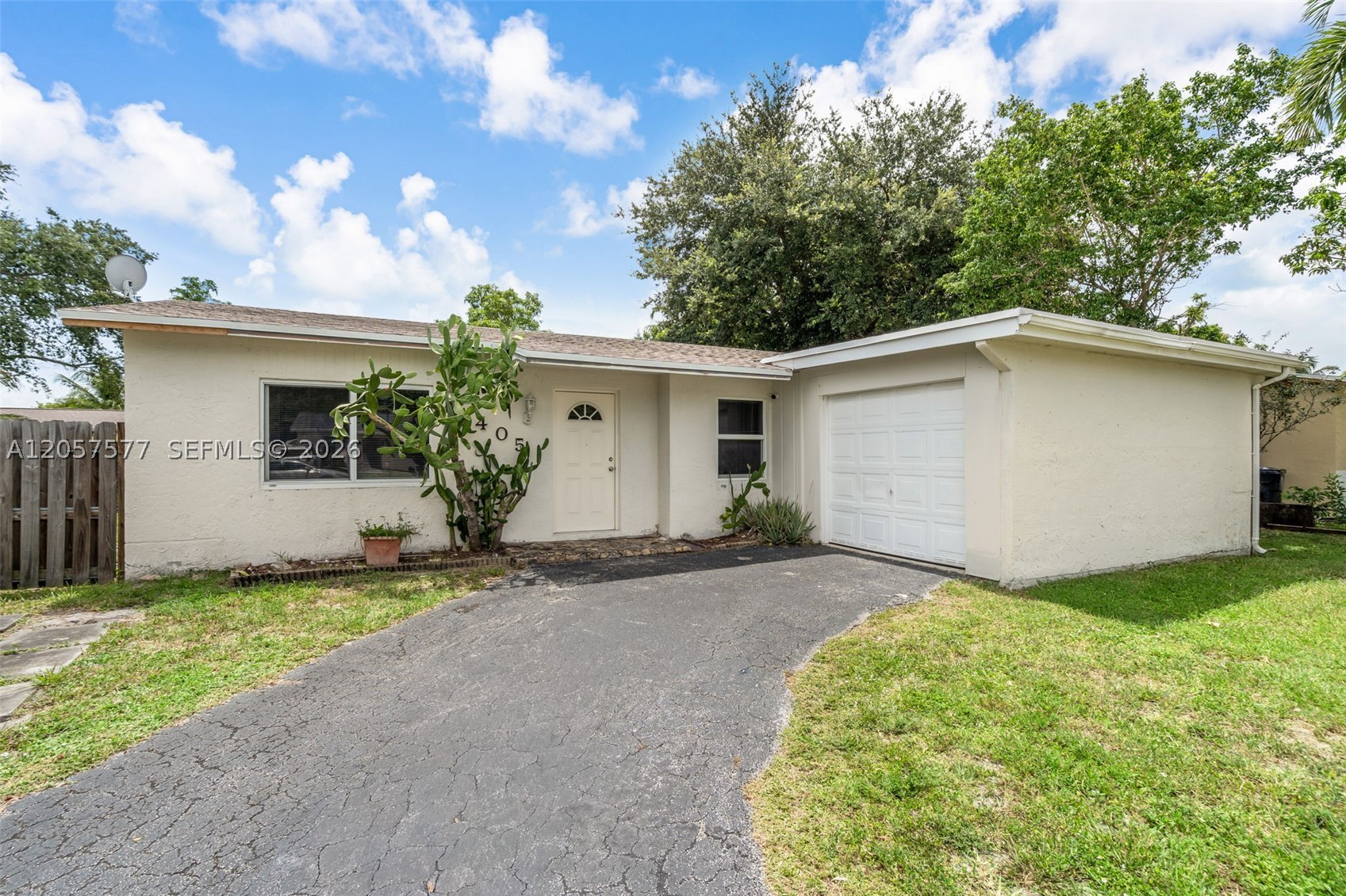 405 SW 77th Ave - Image 1