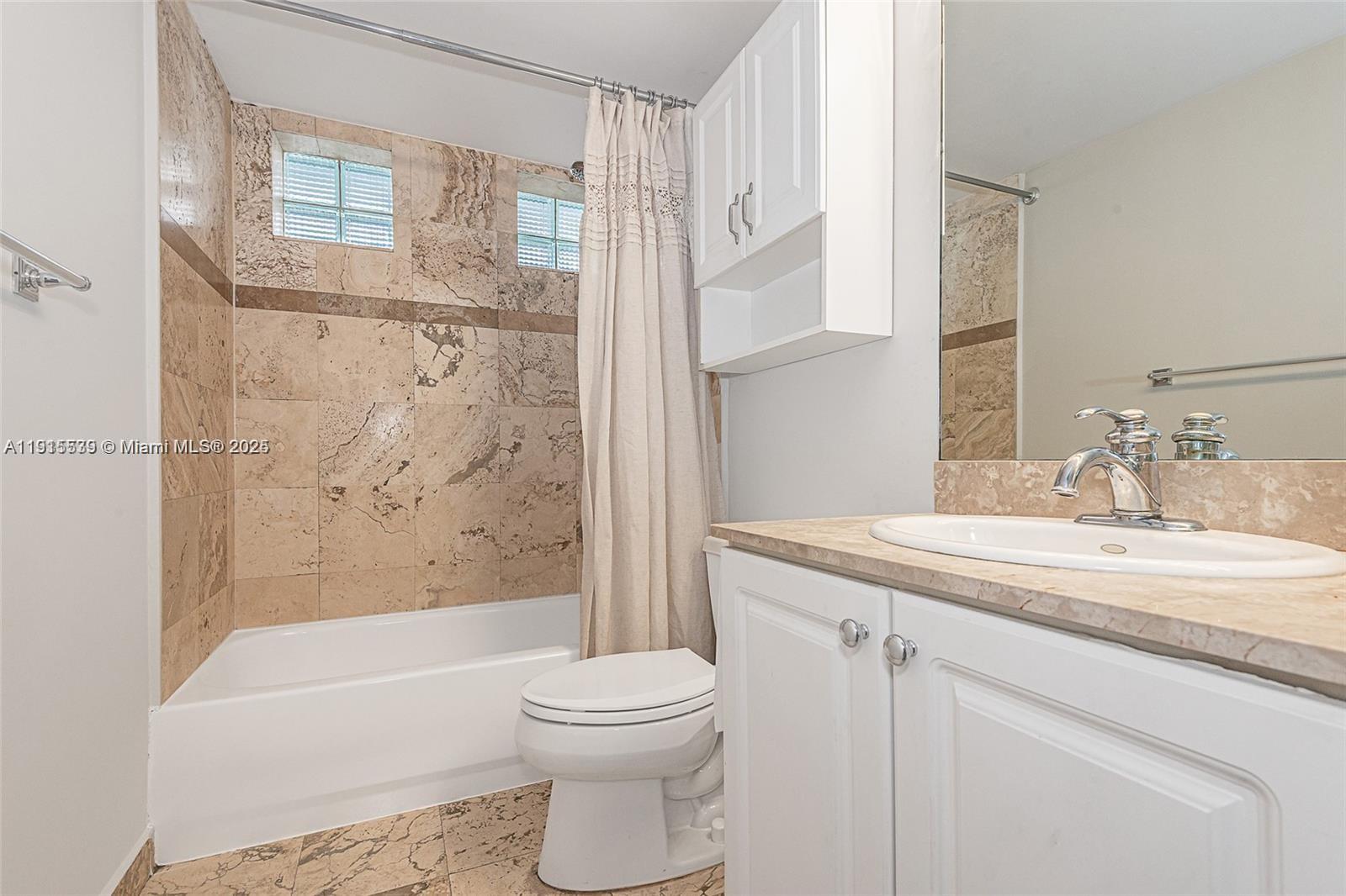 ROND POINT CONDO - Residential Lease