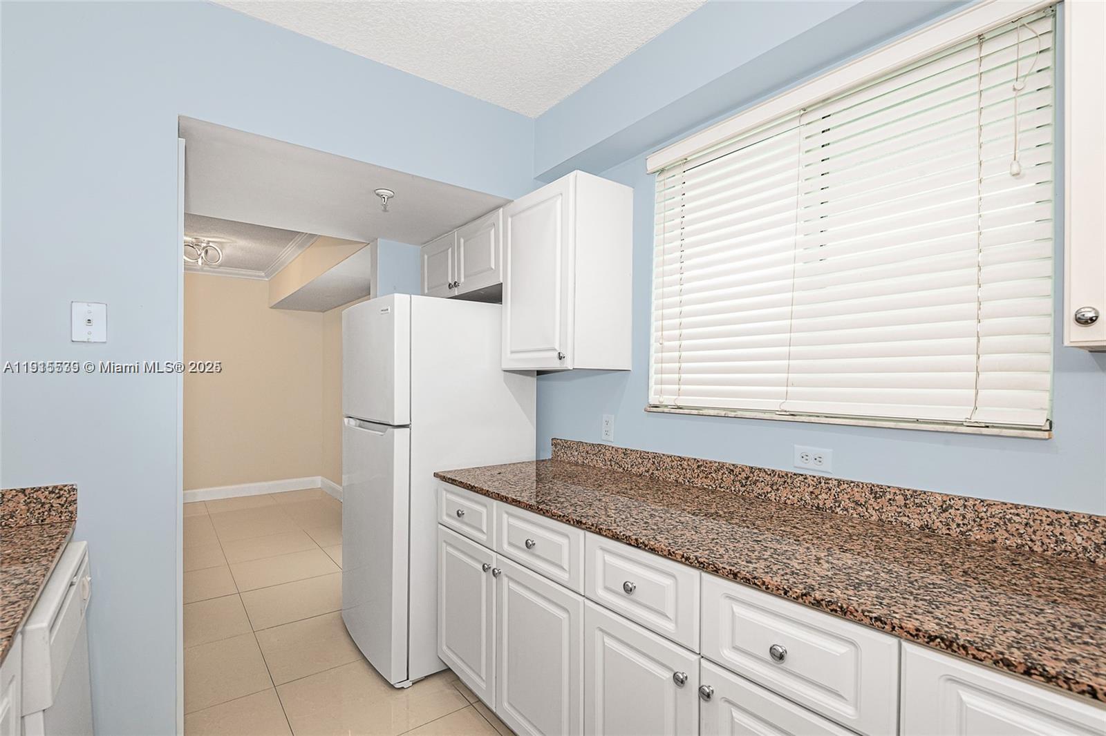 ROND POINT CONDO - Residential Lease