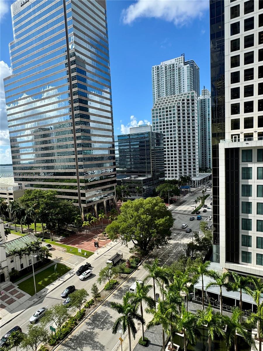 500 BRICKELL EAST CONDO - Residential