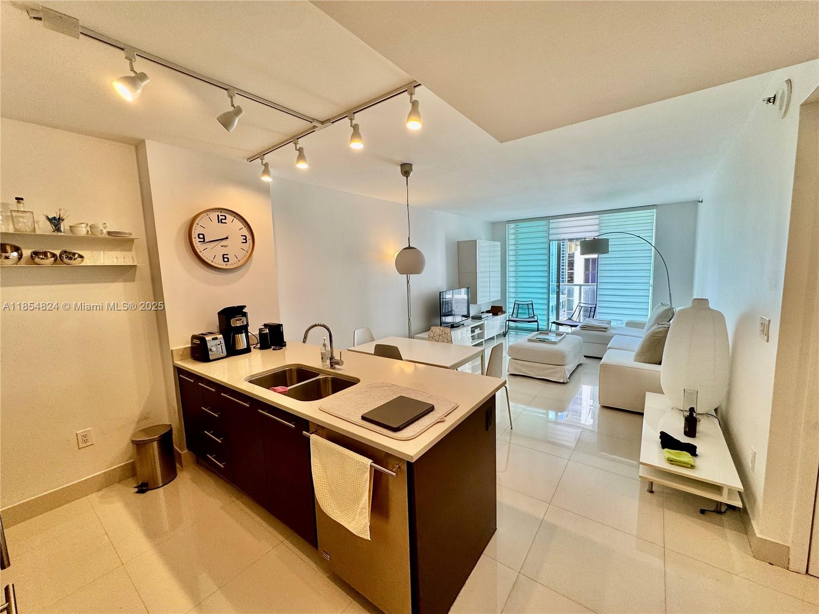 500 BRICKELL EAST CONDO - Residential