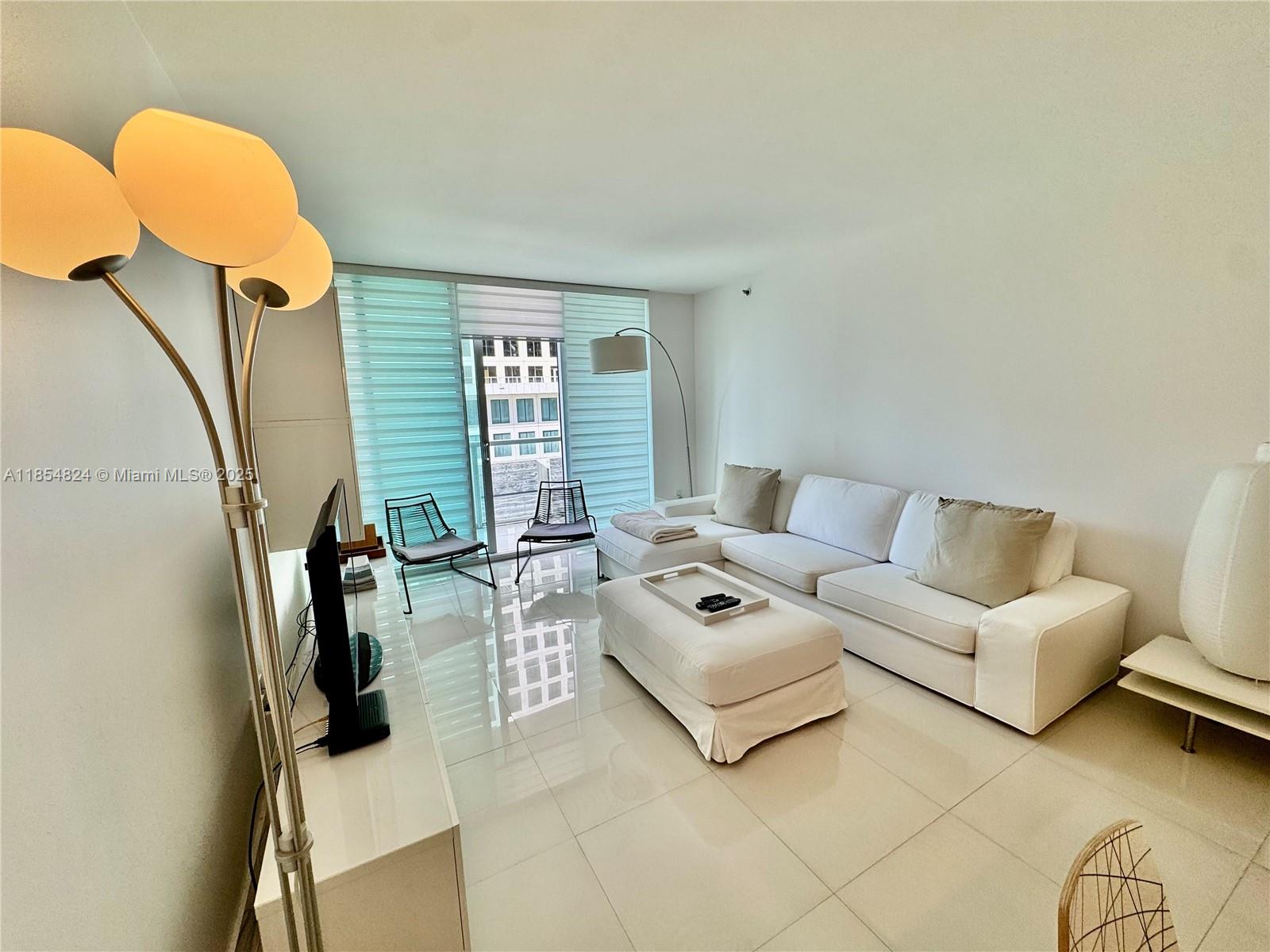500 Brickell Ave 1204